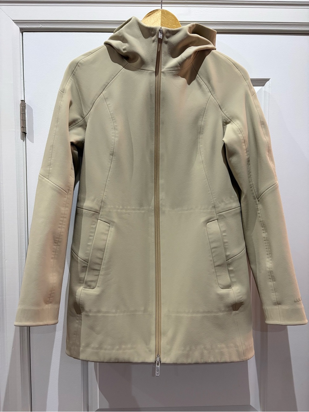 Lululemon RepelShell Rain Jacket (mint condition) - Picture 4 of 13